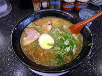 京都ラーメン研究所　しょうゆとんこつラーメン